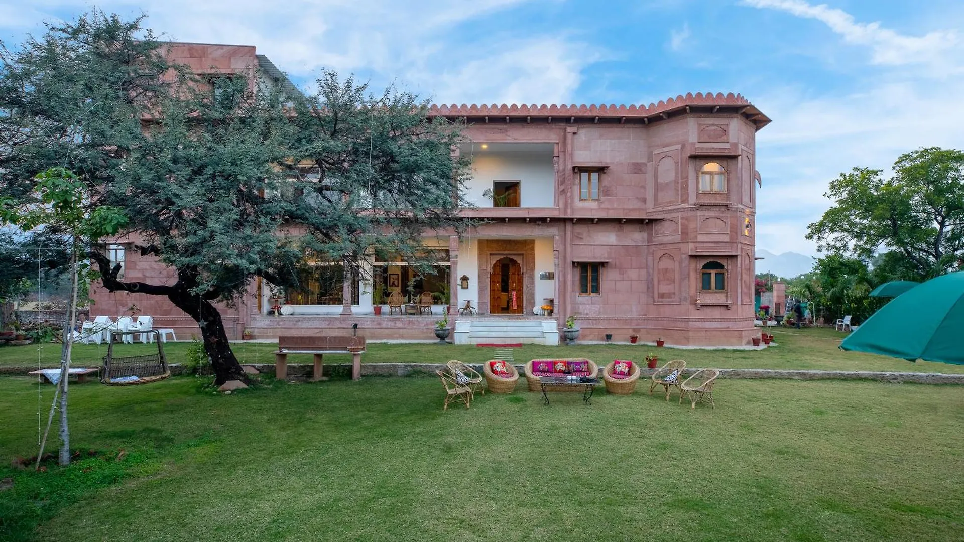 Проживание в семье Castle Oodeypore A Boutique Stay Удайпур